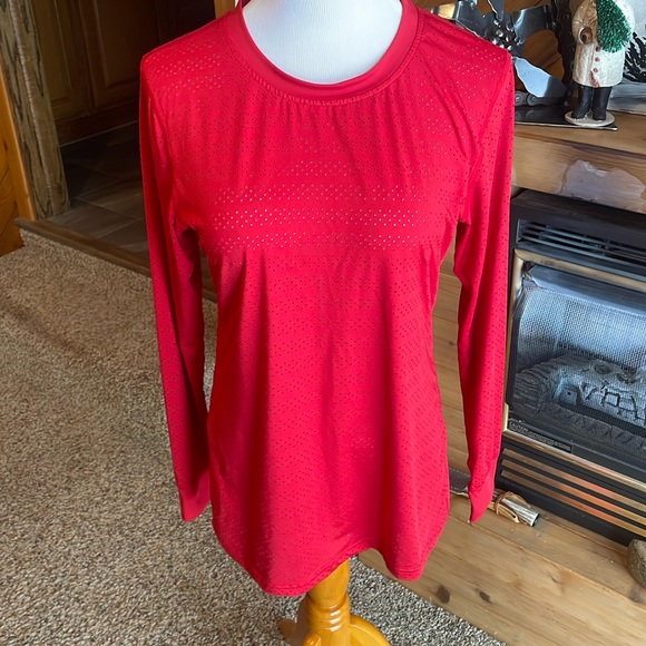 Zyia Red Chill long sleeve tee, ventilation through out. Size Large 1136 - Picture 1 of 7
